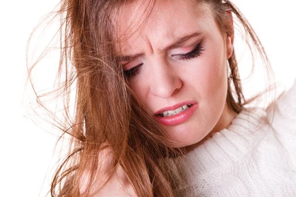 Mujer tira del cabello con problemas . —  Fotos de Stock