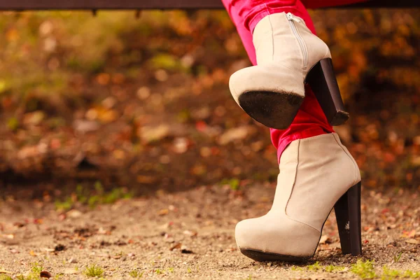 Autumnal shoes in the park. — Stock Photo, Image