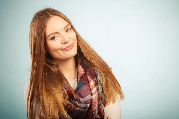 Bellissimo modello con vestiti invernali . — Foto Stock