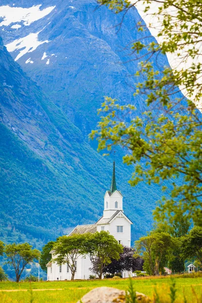 Igreja Oppstryn na Noruega — Fotografia de Stock