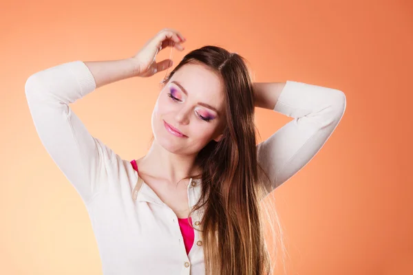 Frau lange glatte Haare Make-up Porträt — Stockfoto