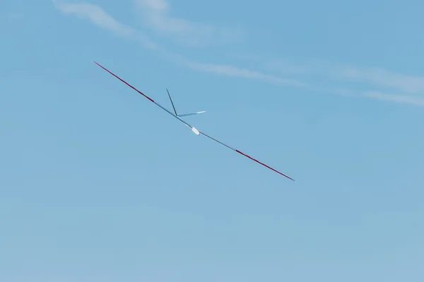 RC soaring plane on blue sky — Stock Photo, Image