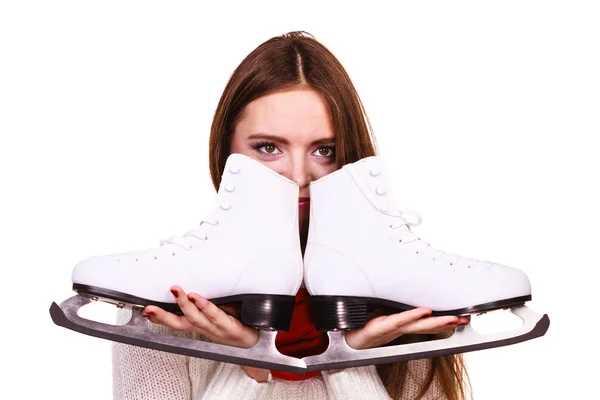 Menina atraente com patins no gelo. — Fotografia de Stock