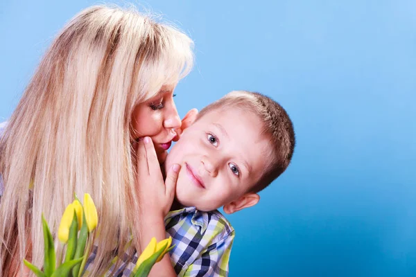 Mother and son celebrate mothers day. — Stock Photo, Image