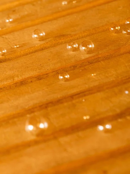 Bolle di sapone su sfondo di legno — Foto Stock