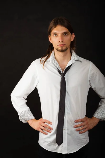 Uomo in camicia e cravatta . — Foto Stock