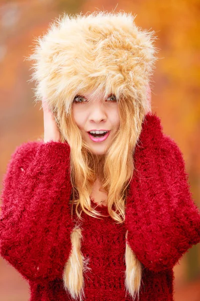 Portrait of pretty fashion woman in fur winter hat — Stok Foto