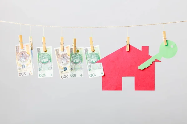 House with key and banknotes — Stock Photo, Image