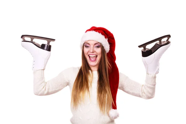 Femme Père Noël claus avec patins à glace — Photo