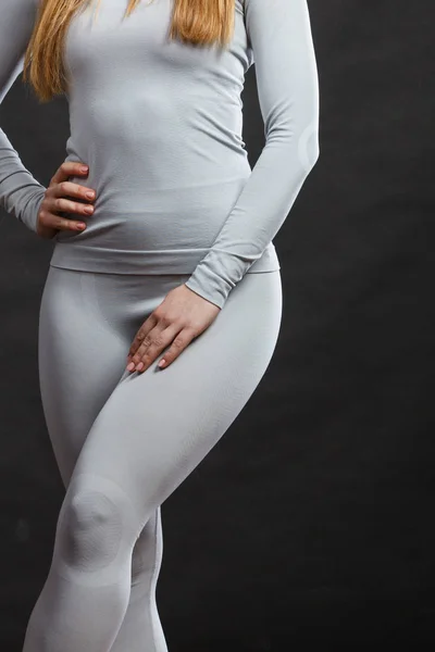 Sporten passar kvinna i termiska kläder. — Stockfoto