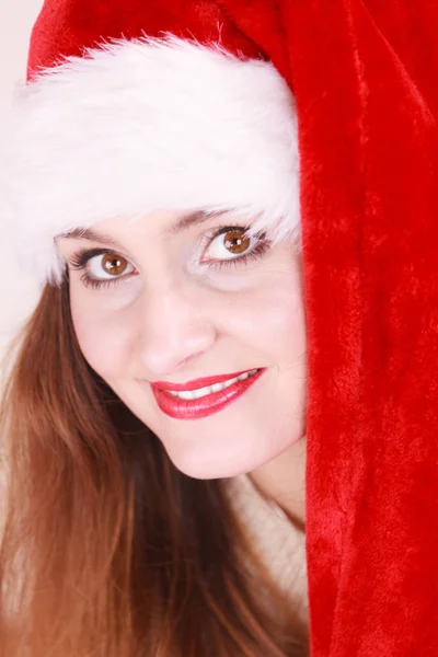 Mulher usando chapéu de Papai Noel — Fotografia de Stock