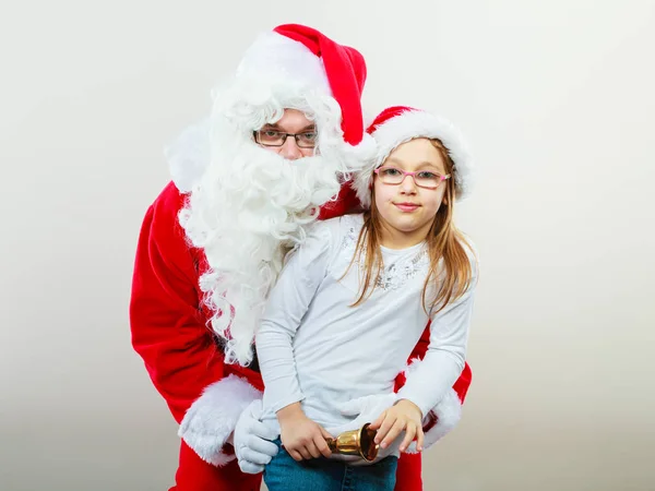 어린 소녀와 산타 클로스. — 스톡 사진