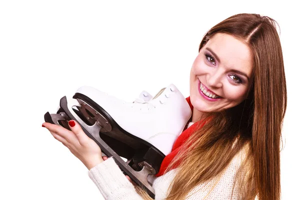 Mujer sonriente con patines de hielo Imágenes De Stock Sin Royalties Gratis