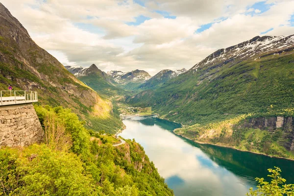 Vista sul Geirangerfjord dal punto di vista Flydasjuvet Norvegia — Foto Stock