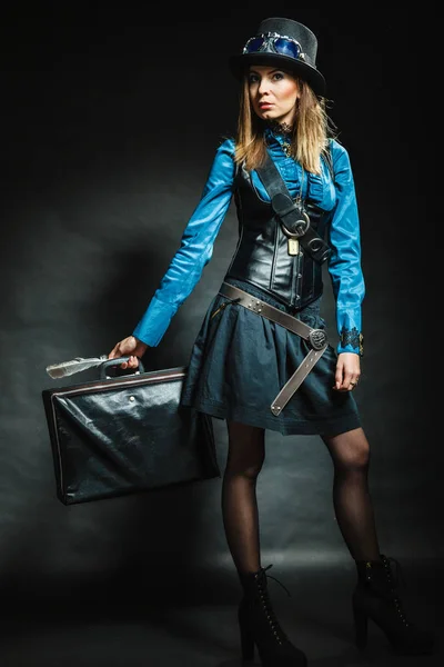 Steampunk girl with retro bag. — Stock Photo, Image