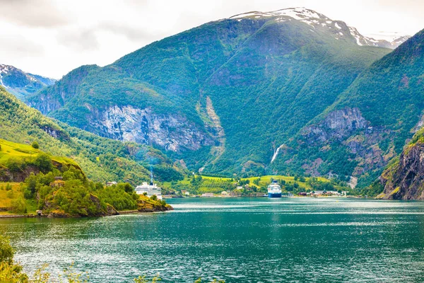 游轮上 Sognefjord 在火焰挪威的峡湾 — 图库照片