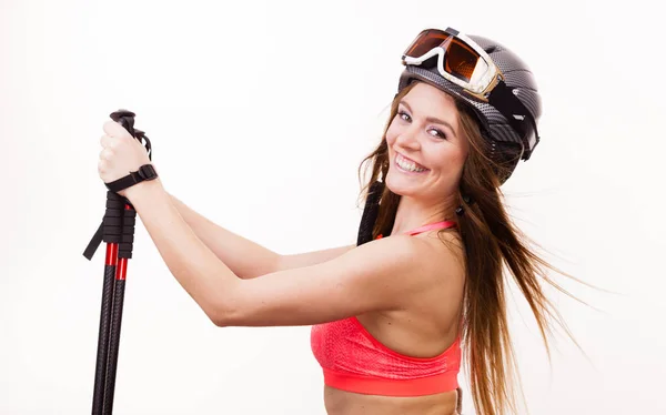 Chica adecuada con bastones de esquí . — Foto de Stock