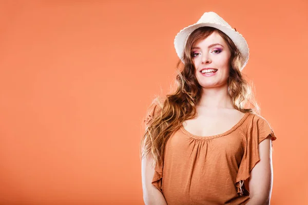 Lovely girl in summer clothes woman tourist. — Stock Photo, Image