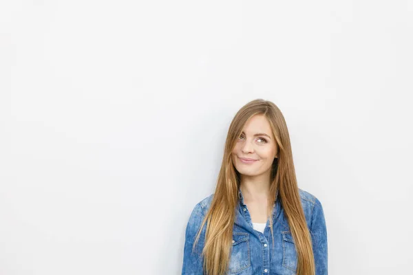 Beautiful young lady with denim jacket. — Stock Photo, Image