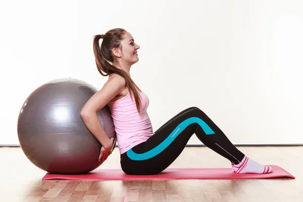 Chica con equipo de entrenamiento . — Foto de Stock