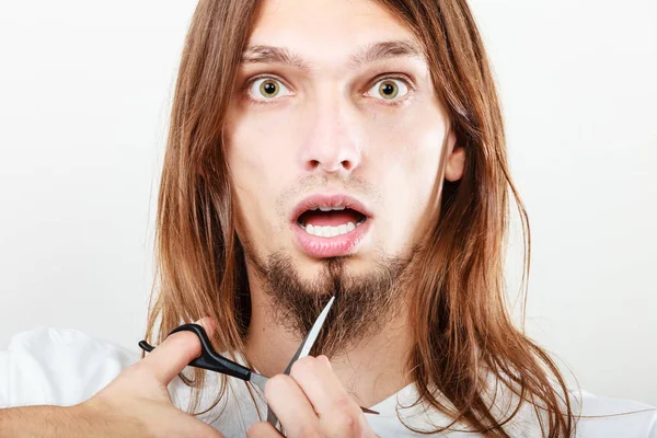 Strach ze stříhání vousů — Stock fotografie