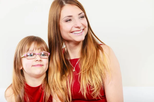 Lycklig familj. Mamma och dotter. — Stockfoto