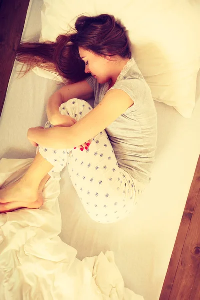 Menina cansada dormindo . — Fotografia de Stock