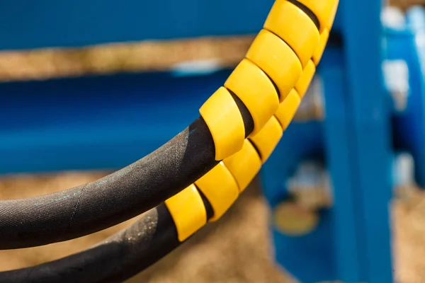 Cső vezetékek, a narancssárga gumi fedél burkolat — Stock Fotó