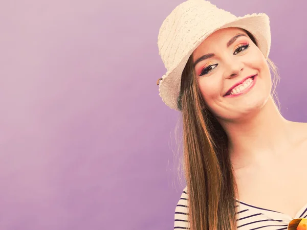 Happy cute tourist girl in straw hat. — Stock Photo, Image