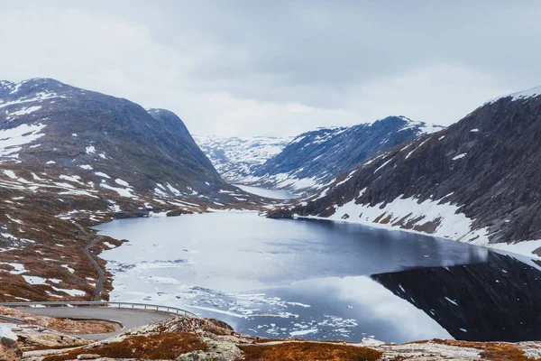 Camino a la montaña Dalsnibba, Noruega — Foto de Stock