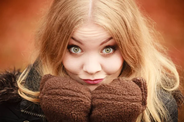 Girl making silly faces. — Stock Photo, Image