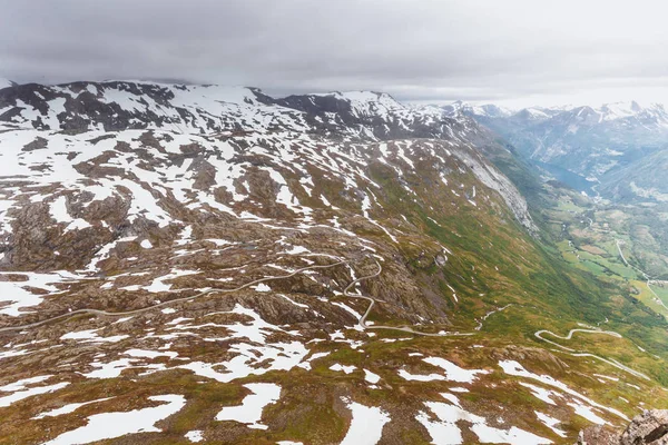 Ver en Geirangerfjord desde el mirador Dalsnibba en Noruega — Foto de Stock