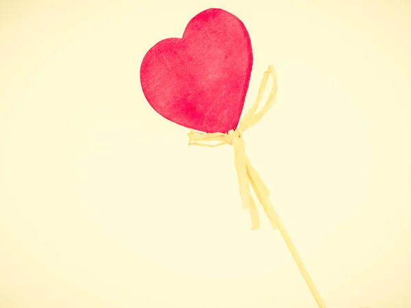 Серце на дерев'яній паличці, подарунок валентинці — стокове фото