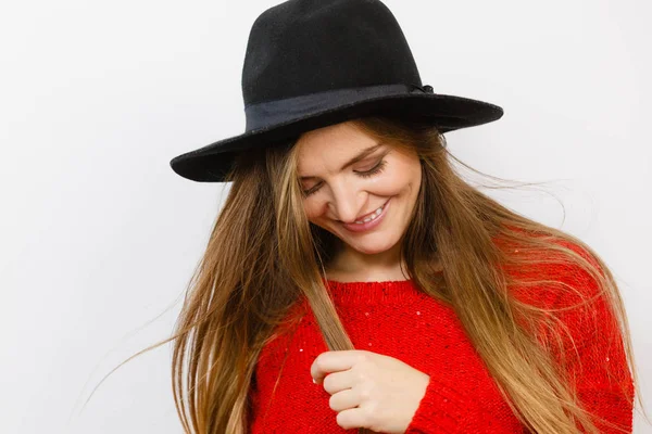 Elegant girl in hat. — Stock Photo, Image