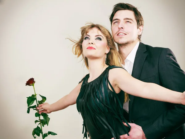 Enamoured couple in titanic gesture. — Stock Photo, Image