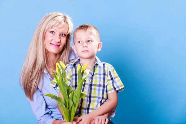 Mother and son celebrate mothers day. — Stock Photo, Image