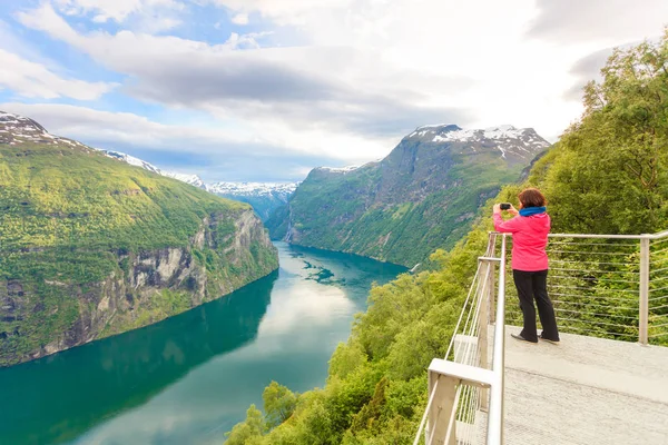 Fotografia turistica dal punto di vista Flydasjuvet Norvegia — Foto Stock