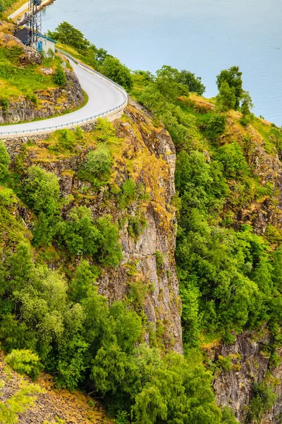 在挪威的山区道路景观 — 图库照片