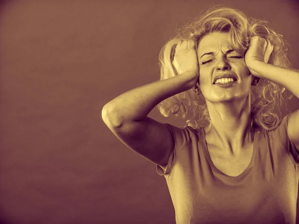 Stressed, frustrated, depressed young woman in pain — Stock Photo, Image