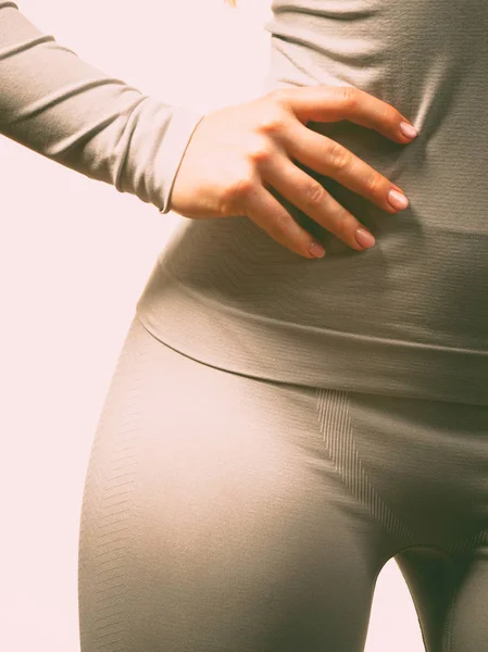 Γυναικείο σώμα φοράει εσώρουχα thermoactive — Φωτογραφία Αρχείου