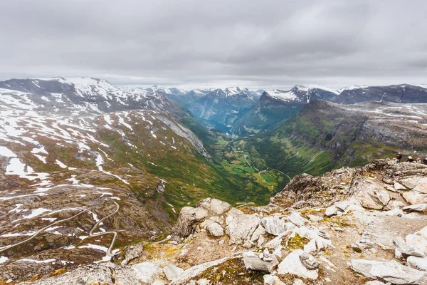 Vue sur le Geirangerfjord depuis le point de vue de Dalsnibba en Norvège — Photo
