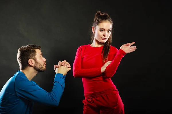 Regretful man husband apologizing upset woman wife — Stock Photo, Image