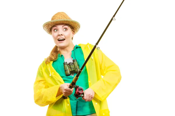 Mulher com haste de pesca, equipamento de fiação — Fotografia de Stock