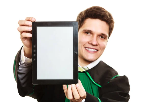 Jovem advogado masculino segurar tablet computador . — Fotografia de Stock