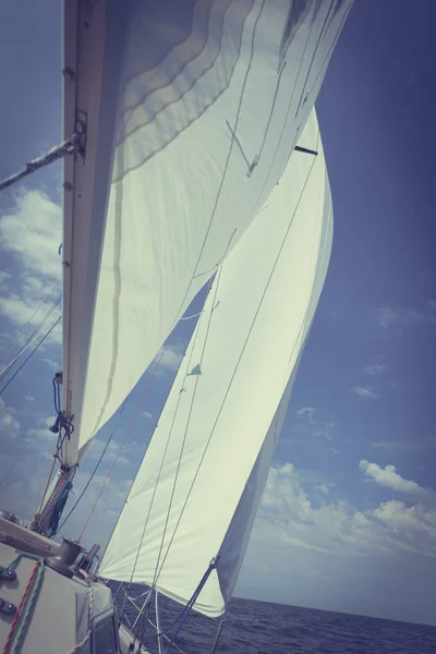Yachting-Yacht Segelboot Segeln im Meer Ozean — Stockfoto