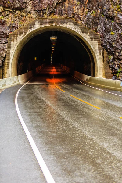 A norvég hegyi úton alagút — Stock Fotó