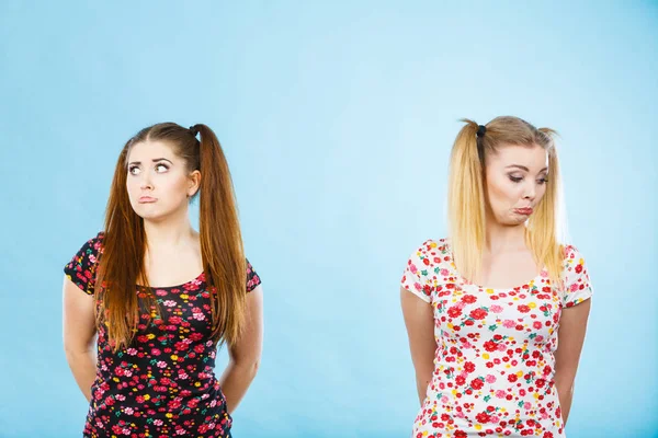 Twee vrouwen wordt beledigd kreeg de bult — Stockfoto