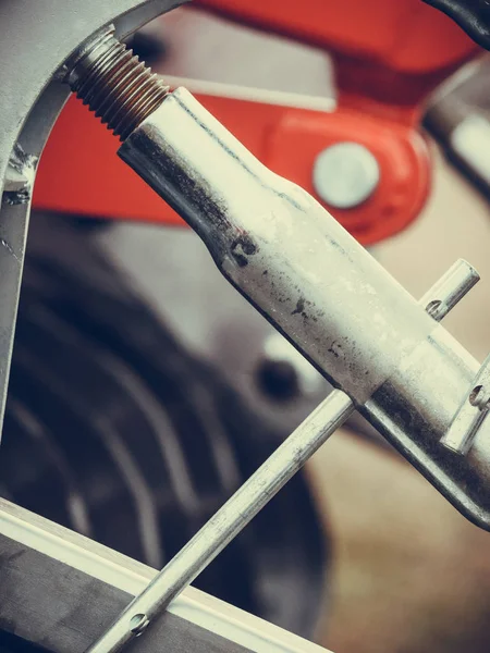 Pneumatic, hydraulic machinery made of steel closeup — Stock Photo, Image