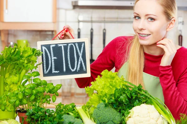 Woman having green diet vegetables, detox sign — Stock Photo, Image
