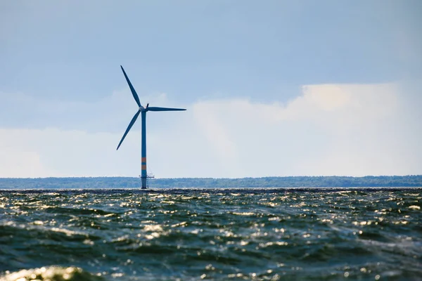 バルト海、デンマークの風力タービン — ストック写真